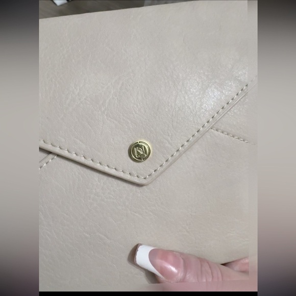 Chic Danielle Nicole Envelope Portfolio Clutch in nude/taupe /gold hardware - Picture 5 of 9